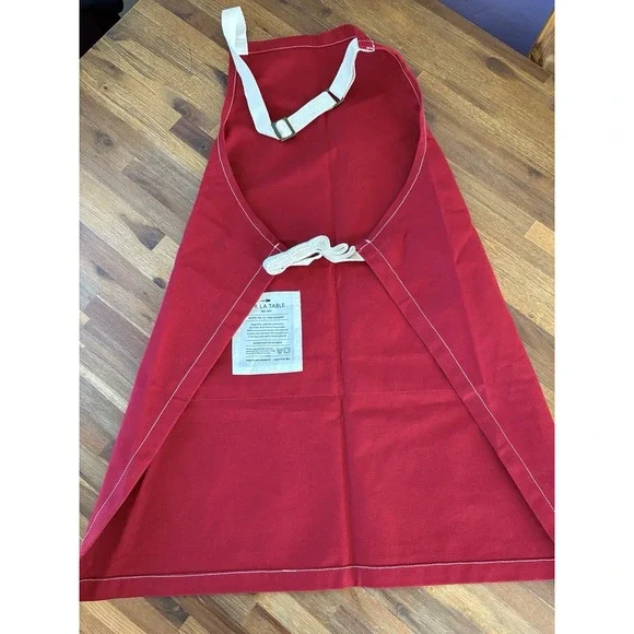 Sur la Table Apron Signature Red 100% Cotton Pockets O/S Adjustable Never Used - Picture 5 of 14